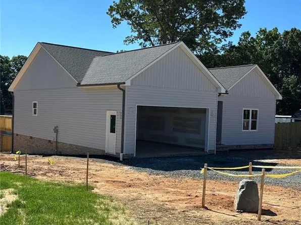 1721 Gideon Grove Church Rd, Stokesdale, NC 27357
