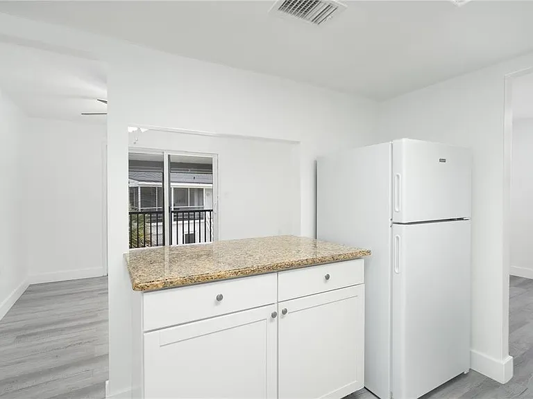 22291 Westchester Blvd #206 — Photo 11