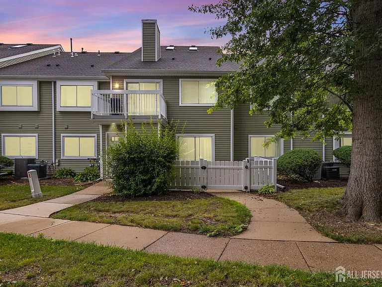 3 Foxtail Ln — Photo 2