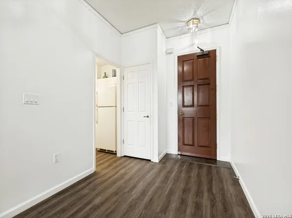 1 Towers Park Ln #205, San Antonio, TX 78209