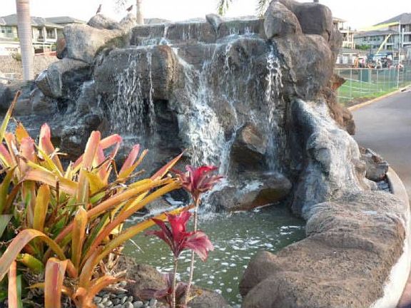 Front: fountain & lawn
