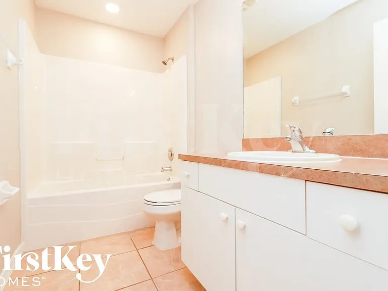 206 NE 16th Terrace Cpe — Photo 14