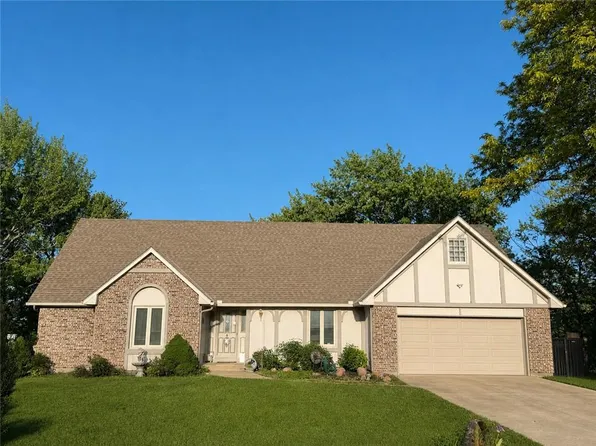 24345 W 71st St, Shawnee, KS 66226