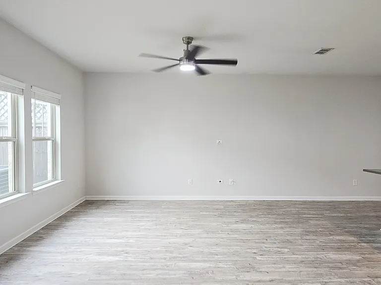 Living Room/Hall