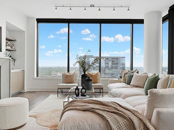 2nd image of 213 W 5th St Penthouse 4301