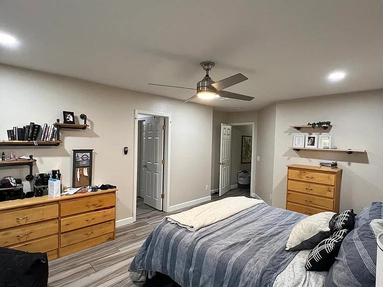 15930 W Acapulco Ln — Photo 8