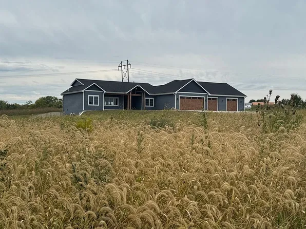 8537 NW Rochester Rd, Topeka, KS 66617