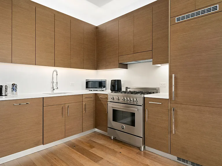 325 Lexington Ave #20A — Photo 6