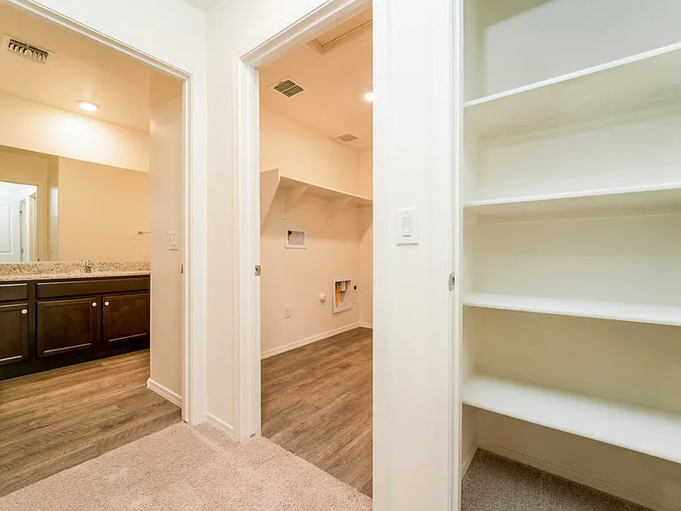 12835 N Peony Dr — Photo 10