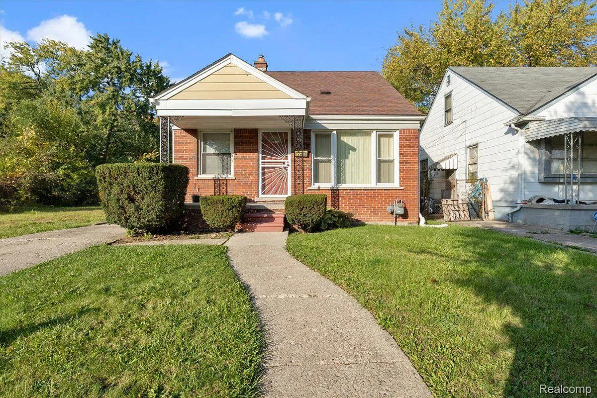 8501 Vaughan St photo 1