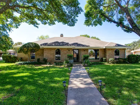 2313 Axminster Ct, Grand Prairie, TX 75050