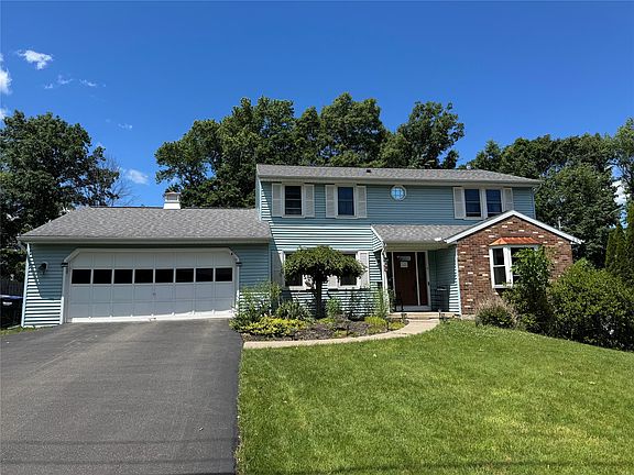 2nd image of 581 Sequoia Ln