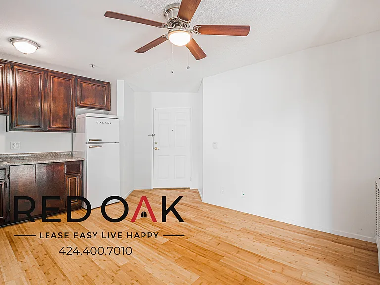 518 E 4th St #305 — Photo 8