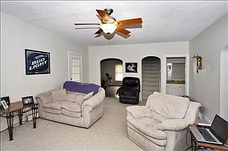 3rd image of 15389 76th St