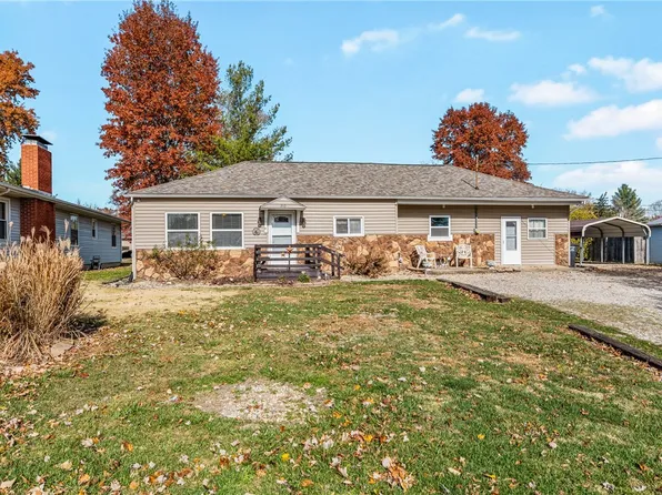 210 E Eiche Ave, Effingham, IL 62401