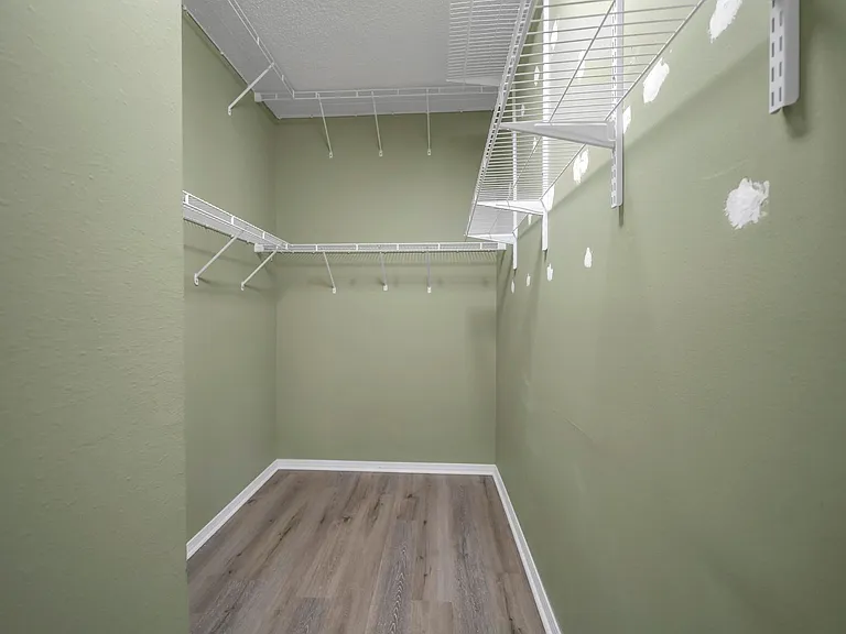 4469 Parkwood Sq — Photo 32
