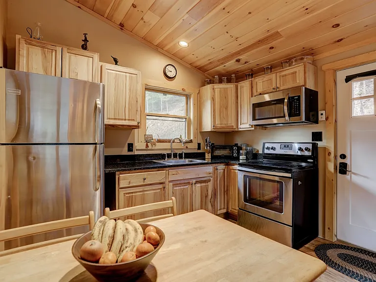 Eat-in Kitchen