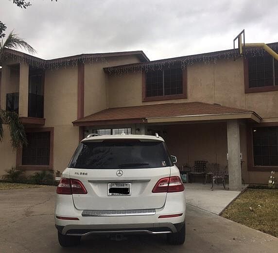 1st image of Paseo De Encinal Dr