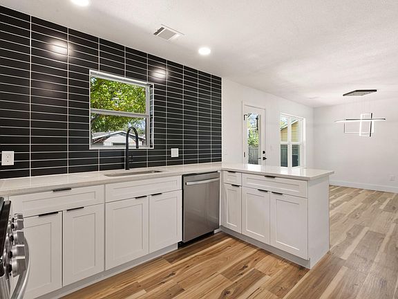 4th image of 2024 Northridge Dr