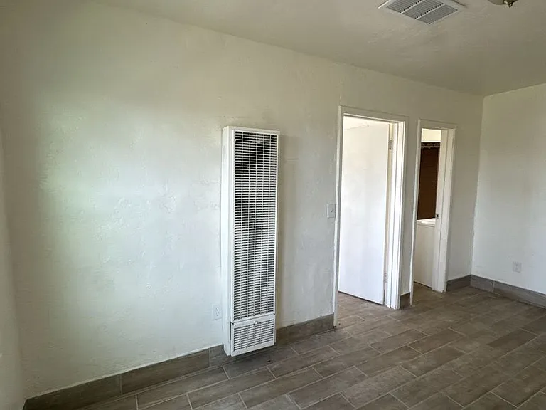 240 E Hanford Armona Rd #A-E — Photo 8