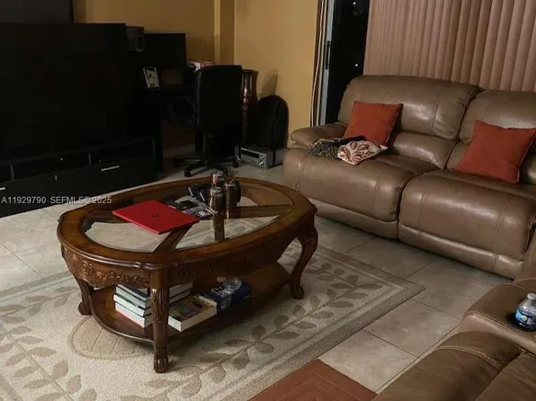 4174 Inverrary Dr APT 605, Lauderhill, FL 33319