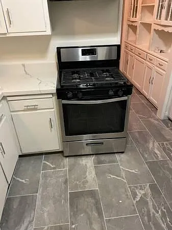 1226 S Longwood Ave #1226 — Photo 9