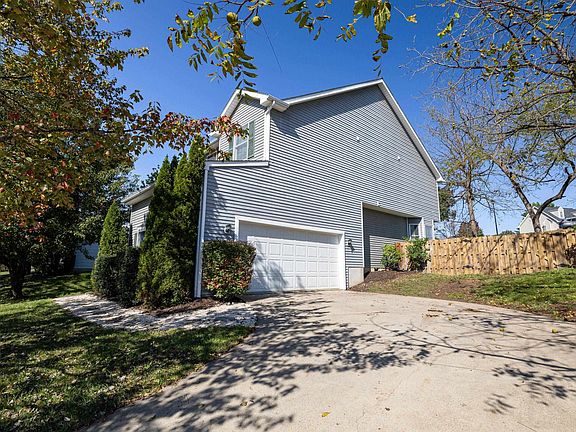 4th image of 1120 King Edwards Way