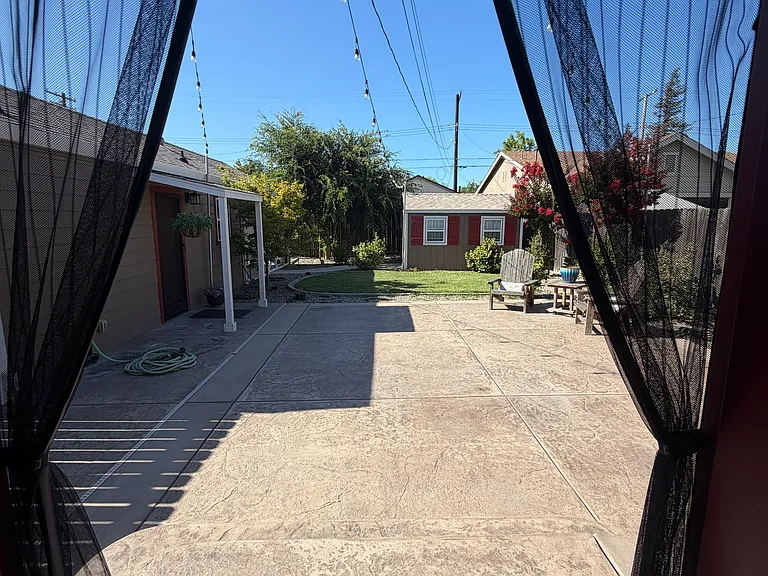 425 Daisy Ave — Photo 7