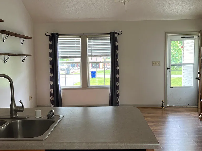 253 Donald Dr — Photo 5