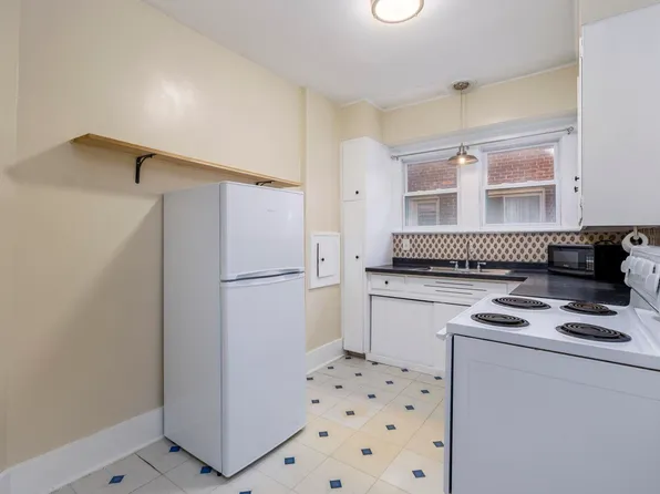 999-997 Nottingham Rd, Grosse Pointe, MI 48230