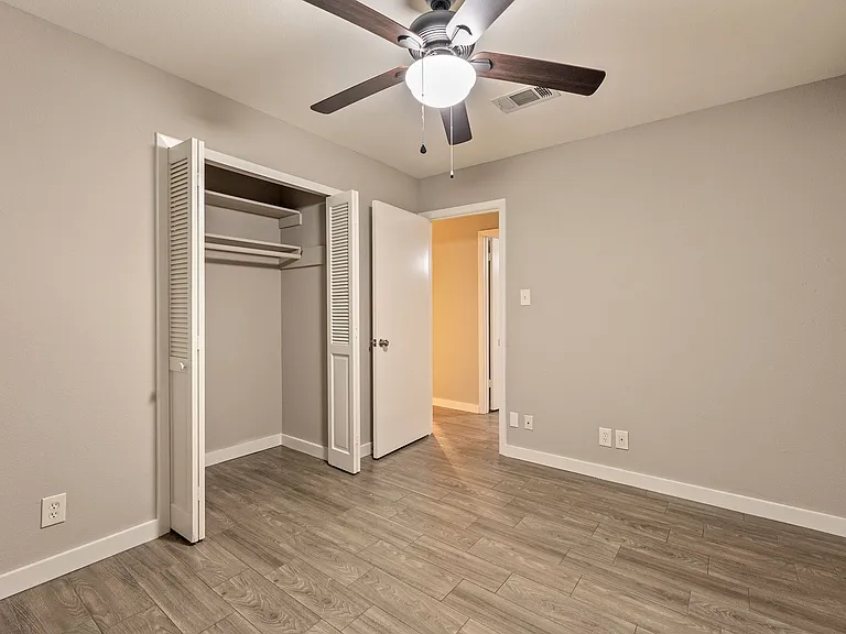 7004 Bryn Mawr Cv — Photo 12