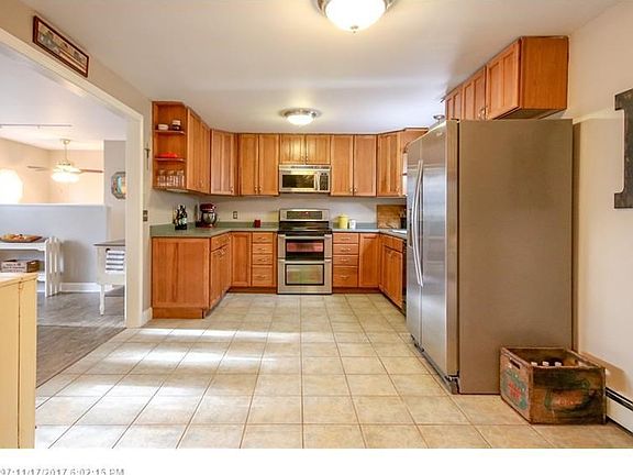 Open concept kitchen. New appliances.