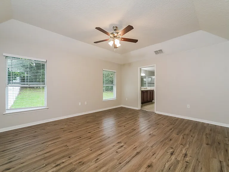 426 Disston Ave — Photo 10