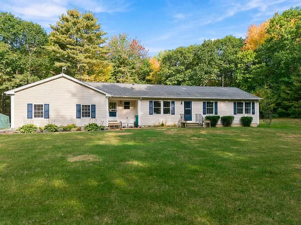 40 Alphonse Drive, Topsham, ME 04086