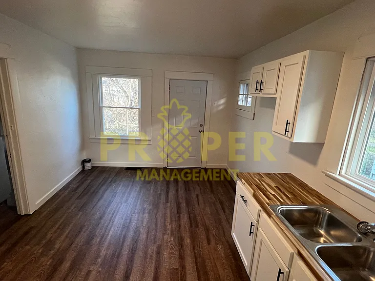 2128 Ravenwood Ave — Photo 6