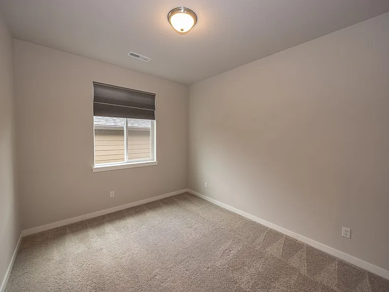 4507 NE 182nd St — Photo 15