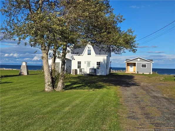 637 Principale Rd, Pointe Verte, NB E8J 2P7