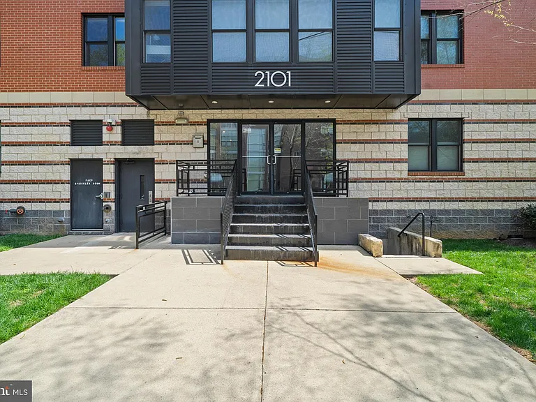 2101 11th St NW #103 — Photo 30