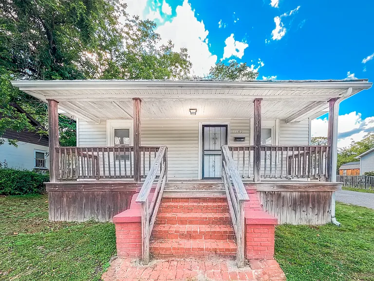 1102 Custer St — Photo 1