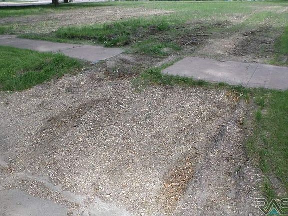 3rd image of 300 E Essex Ave
