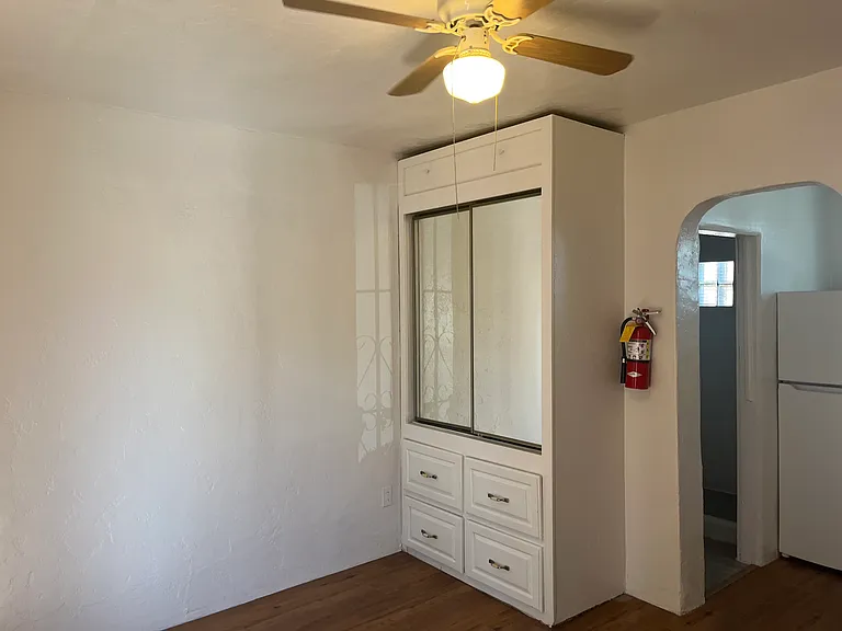 Spacious Efficiency Gem in the Far North Valley — Photo 7