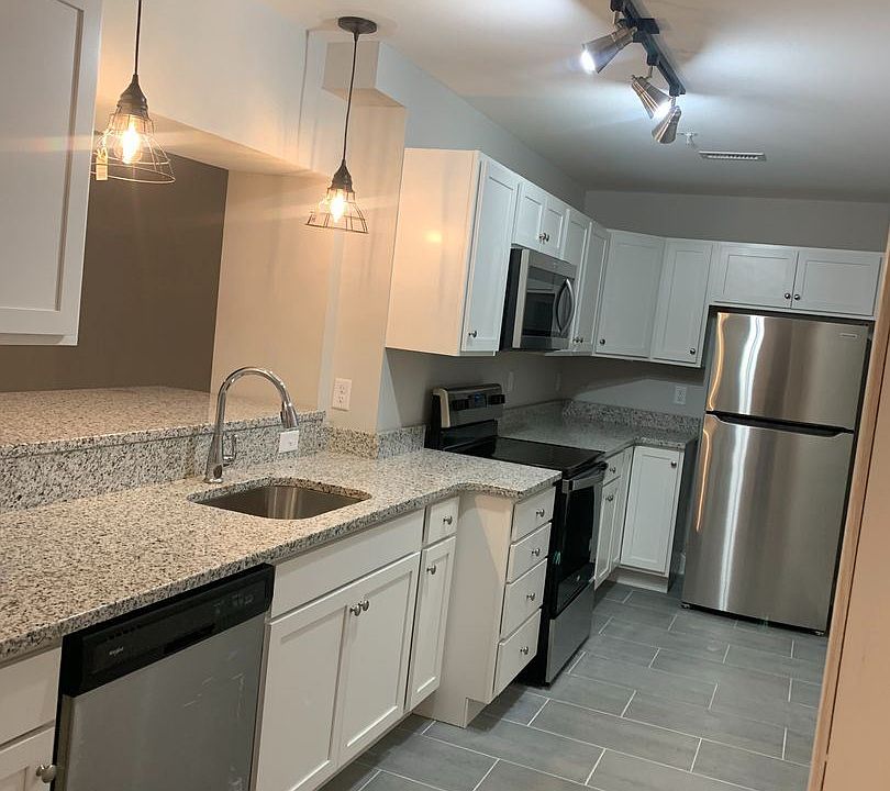 1st image of 220 E Marshall St #4