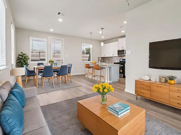 3215 Quiet Sunset Dr, Houston, TX 77080