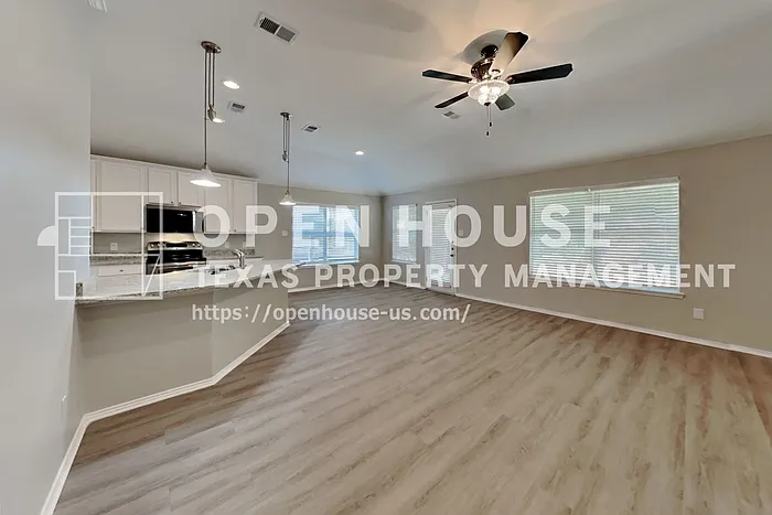 1017 Cutting Horse Dr — Photo 5