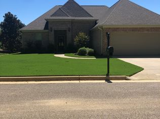 5327 Tree Top Dr, Tupelo, MS 38801