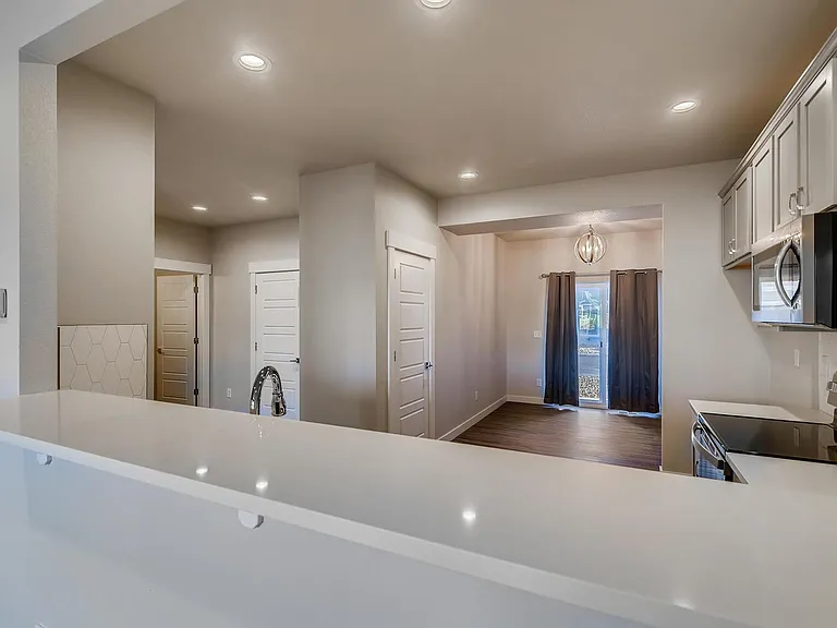 294 E Chestnut St #2 — Photo 1
