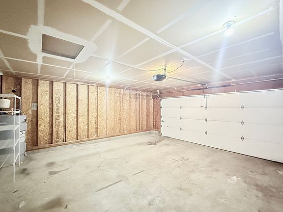 4th image of 17022 NE 21st St