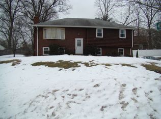 7 Davey Ln, Wakefield, MA 01880