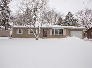 2734 Edgemont Ave, Waterloo, IA 50702