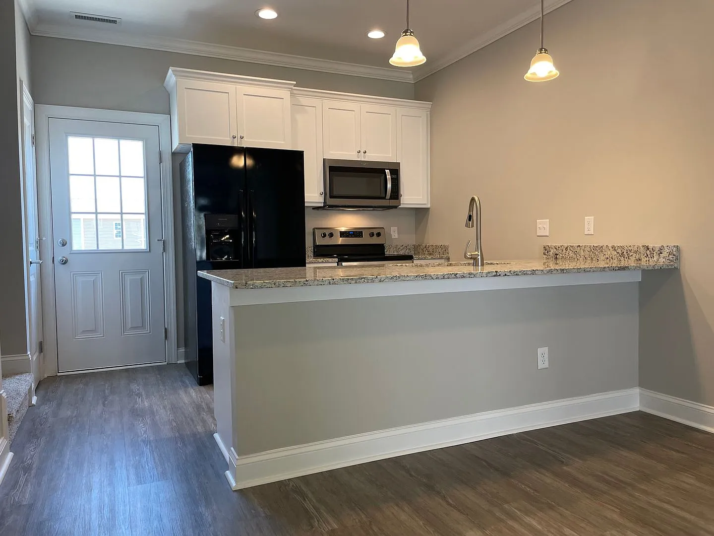 3BR Townhome in Hickory — Photo 4